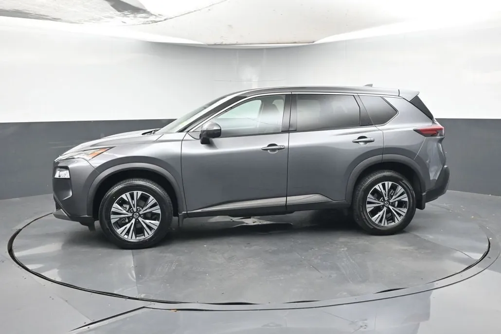 2021 Nissan Rogue SV photo 1