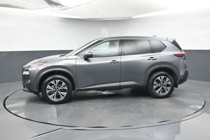 2021 Nissan Rogue SV photo 1