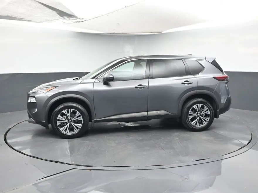 2021 Nissan Rogue SV photo 1