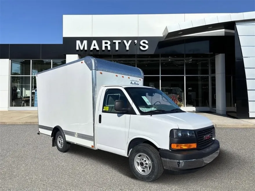 2025 Gmc Savana Cutaway 3500 photo 1