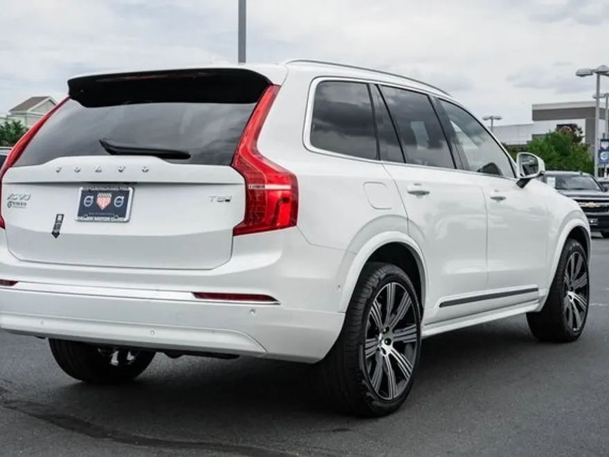2025 Volvo XC90 T8 photo 1