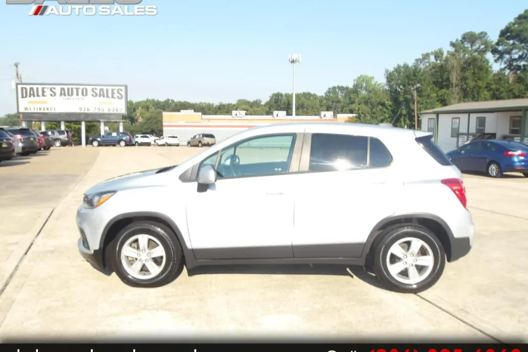 2020 Chevrolet Trax LS photo 1