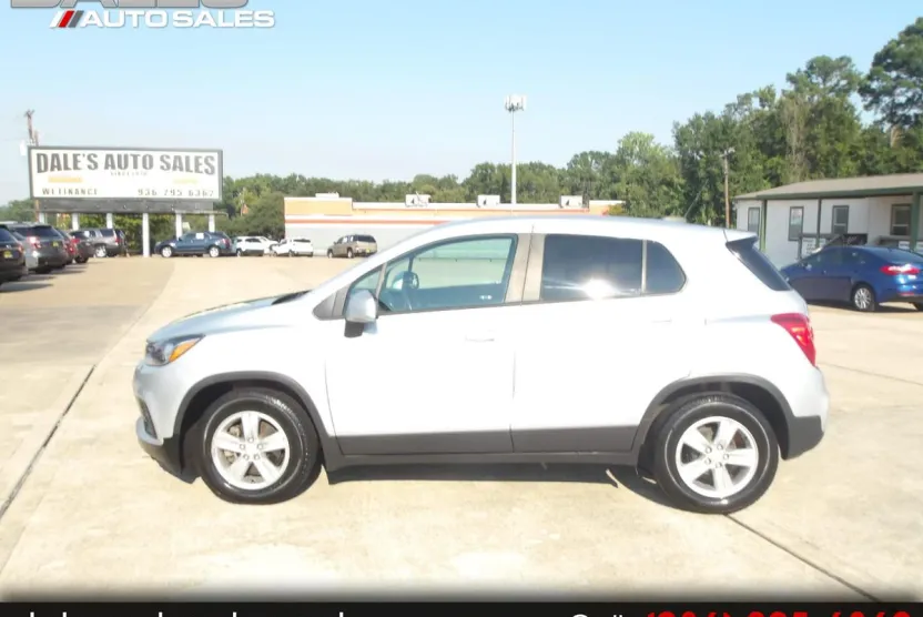 2020 Chevrolet Trax LS photo 1