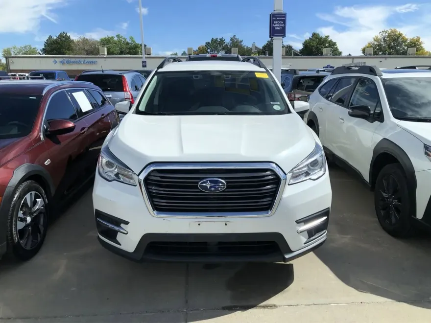 2022 Subaru Ascent Premium photo 1