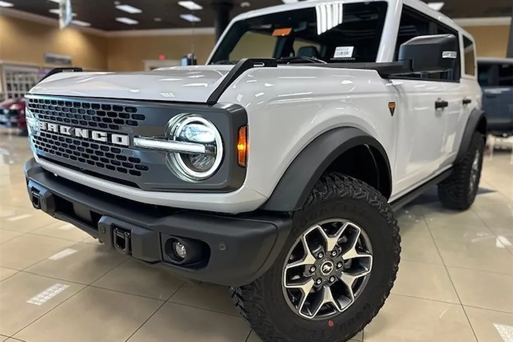 2025 Ford Bronco Badlands photo 1