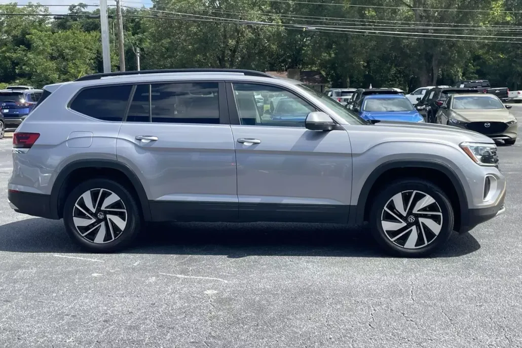 2024 Volkswagen Atlas SE Technology photo 1