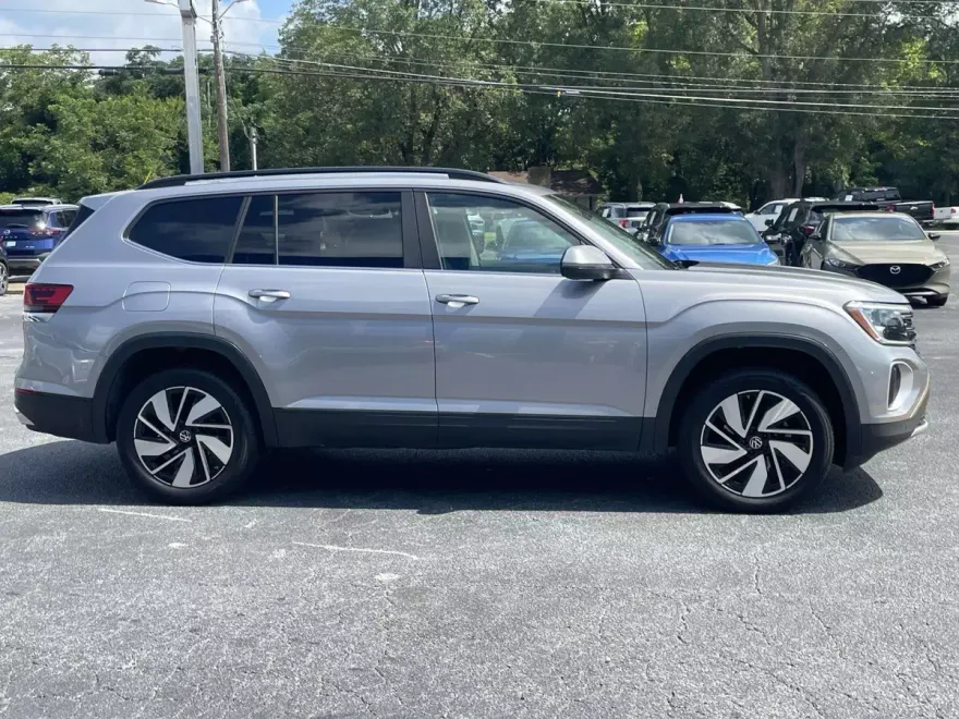 2024 Volkswagen Atlas SE Technology photo 1