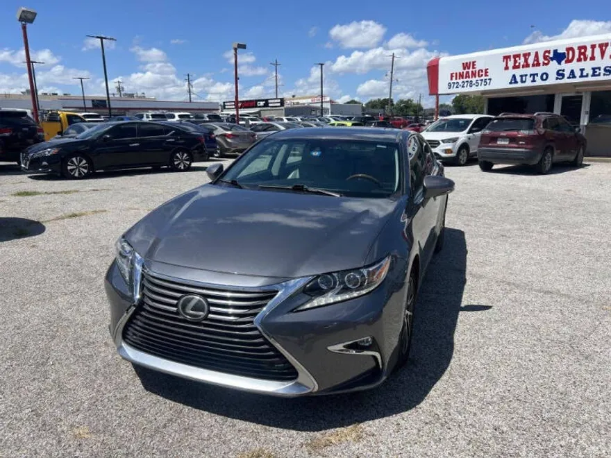 2016 Lexus ES 350 photo 1