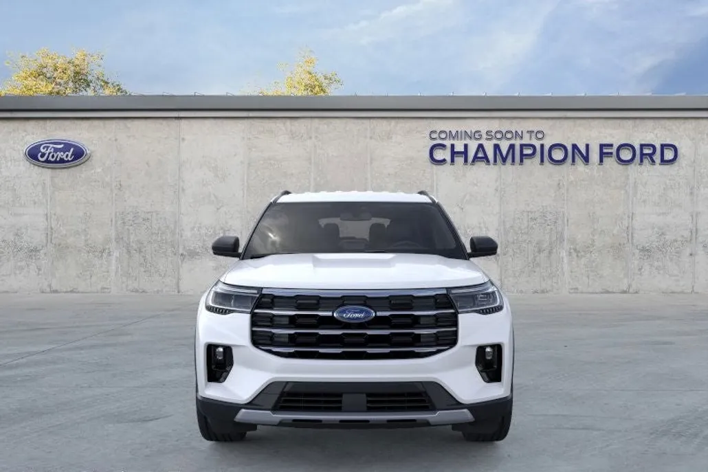 2025 Ford Explorer photo 1