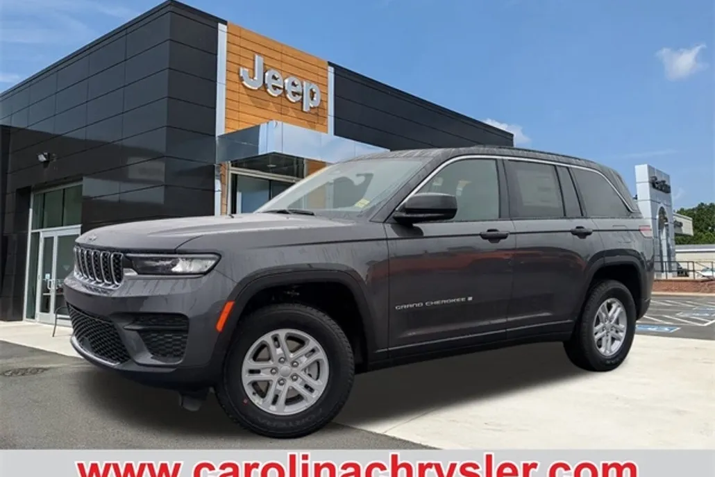 2025 Jeep Grand Cherokee Laredo photo 1