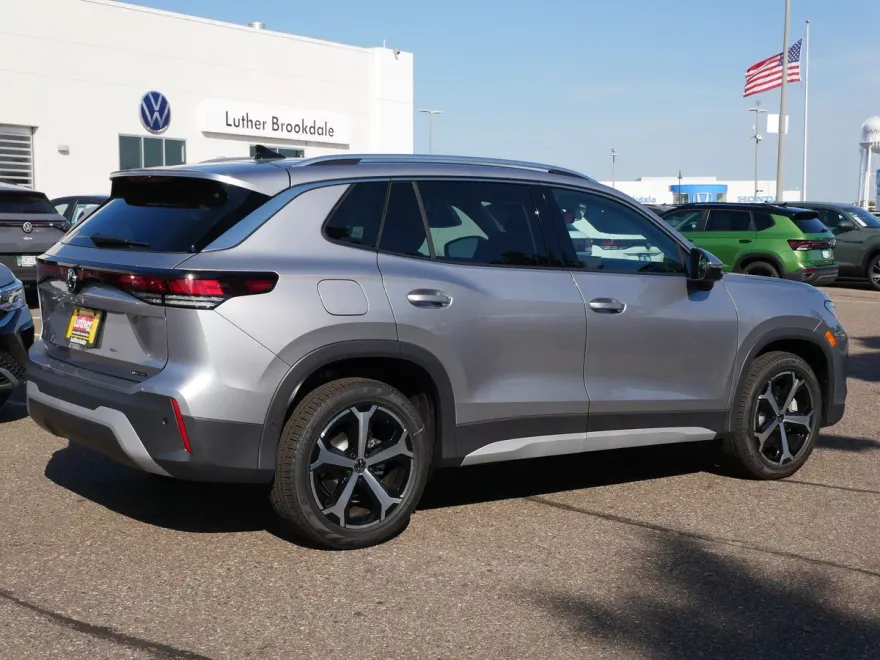 2025 Volkswagen Tiguan SE photo 1