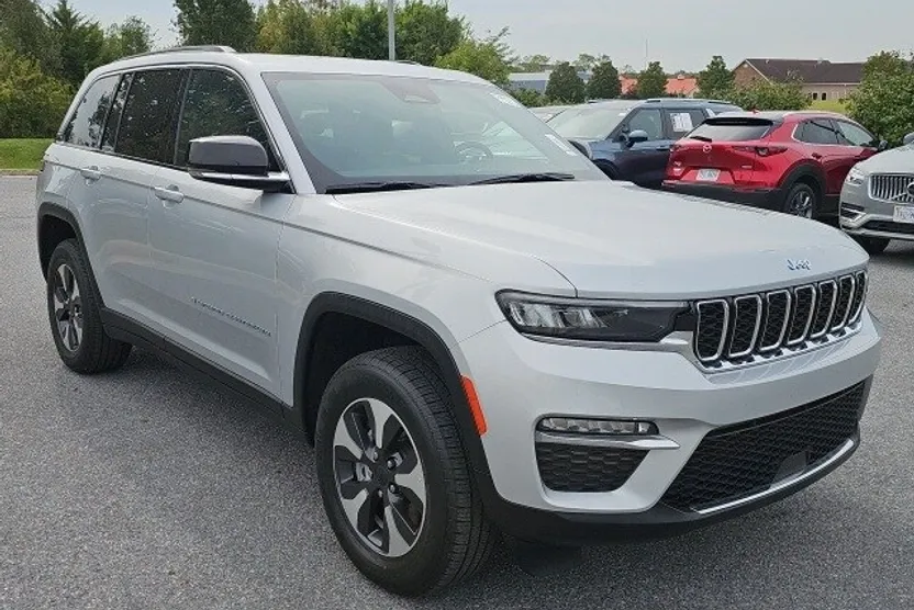2024 Jeep Cherokee Limited 4xe photo 1