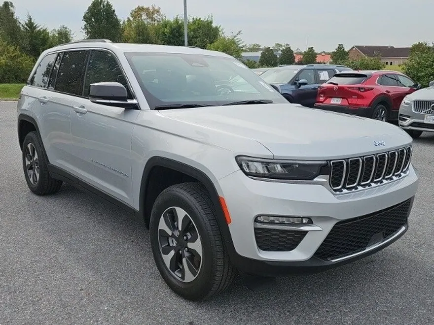 2024 Jeep Cherokee Limited 4xe photo 1