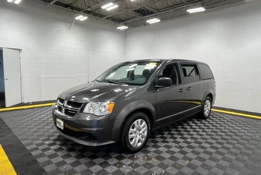 2018 Dodge Grand Caravan SE photo 1