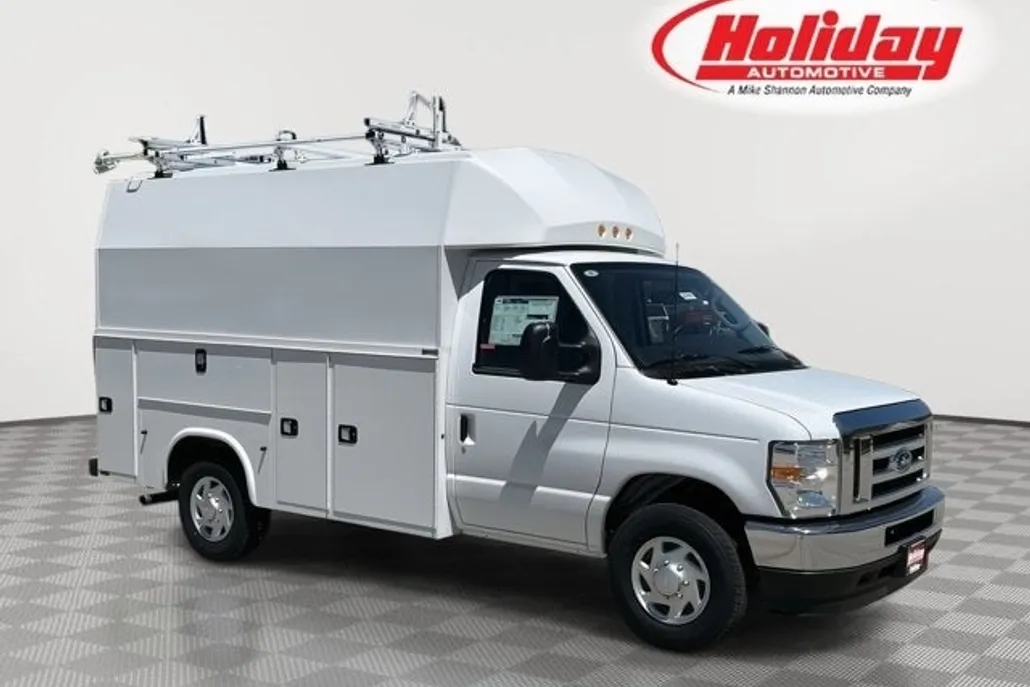 2025 Ford E-350 Base photo 1