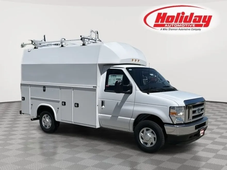 2025 Ford E-350 Base photo 1