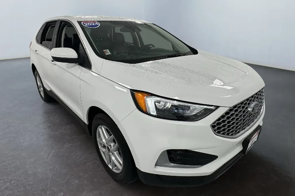 2024 Ford Edge SEL photo 1