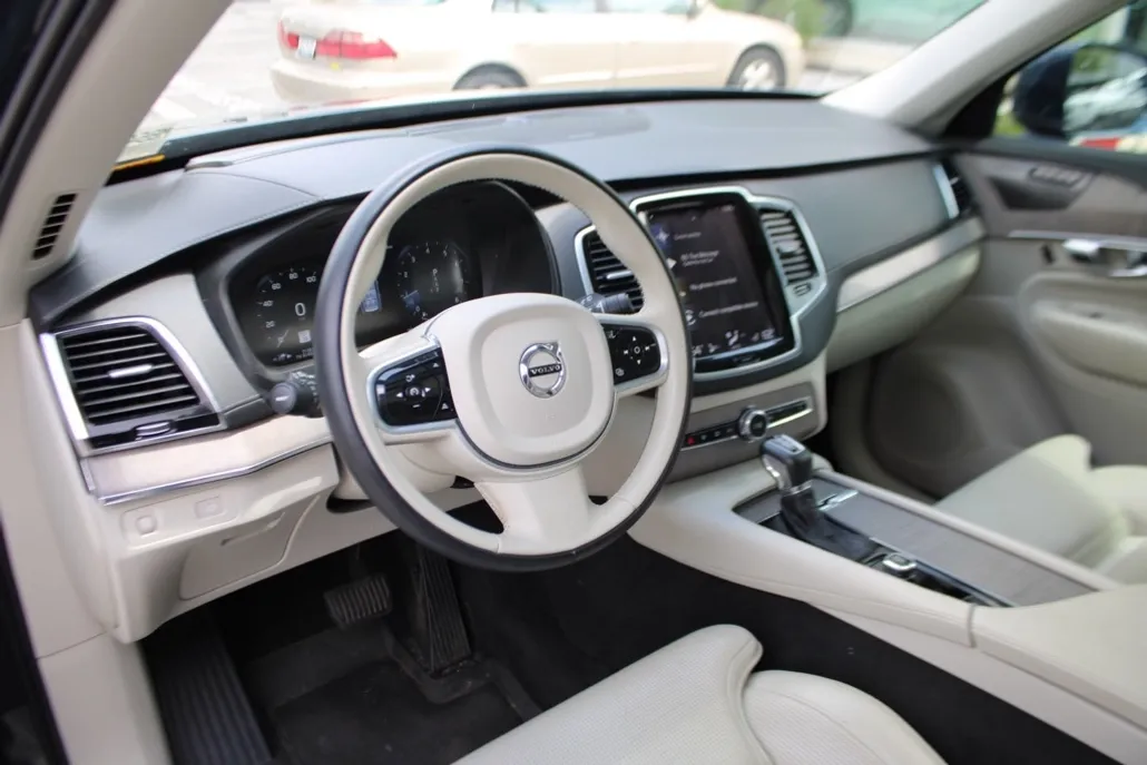 2022 Volvo XC90 T6 AWD Inscription photo 1