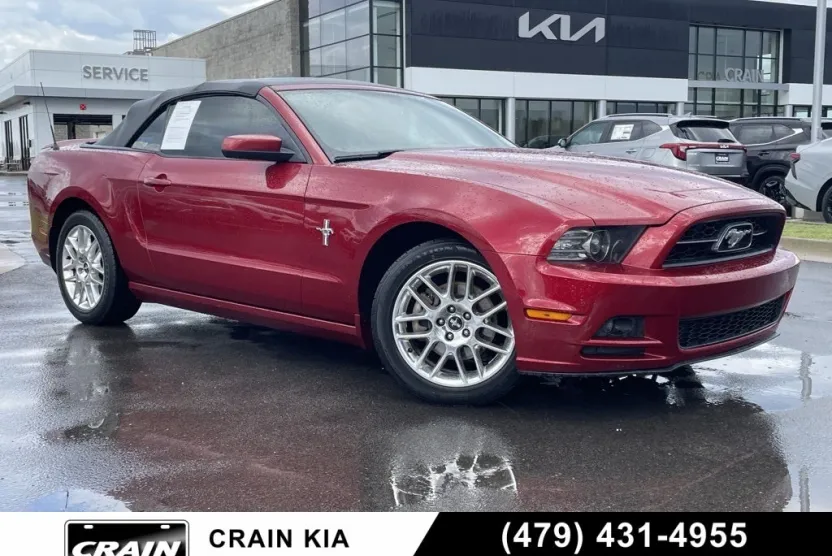 2014 Ford Mustang V6 Premium photo 1
