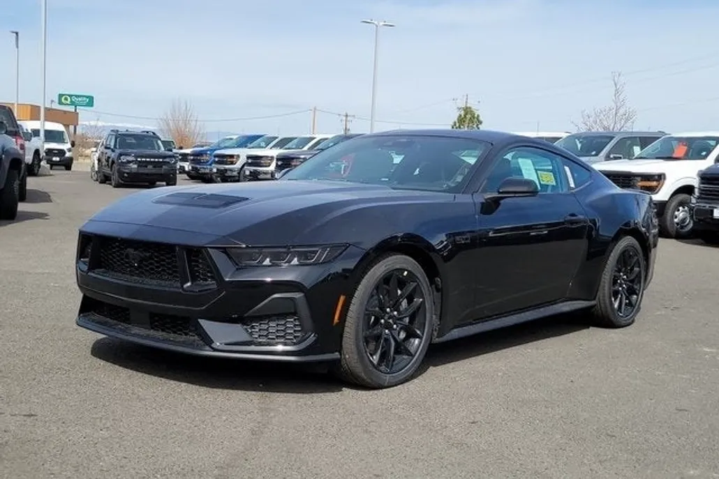 2025 Ford Mustang GT photo 1