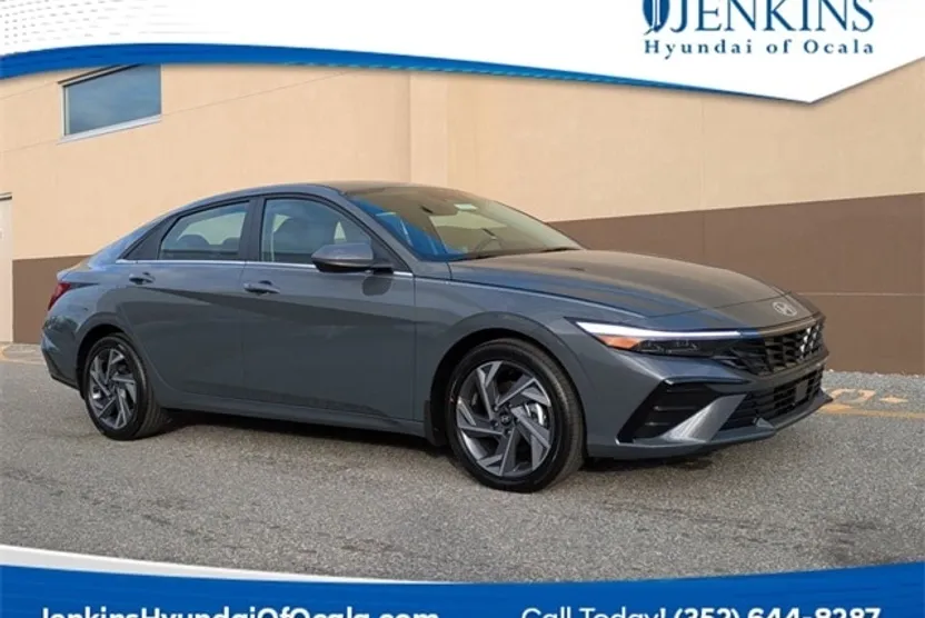 2025 Hyundai Elantra SEL Convenience photo 1