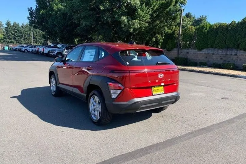 2026 Hyundai Kona SE photo 1