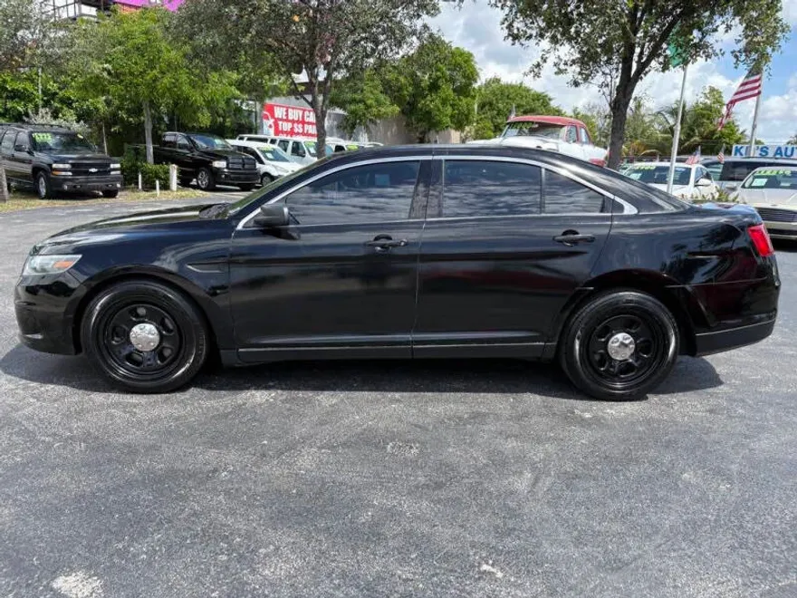 2014 Ford Taurus photo 1