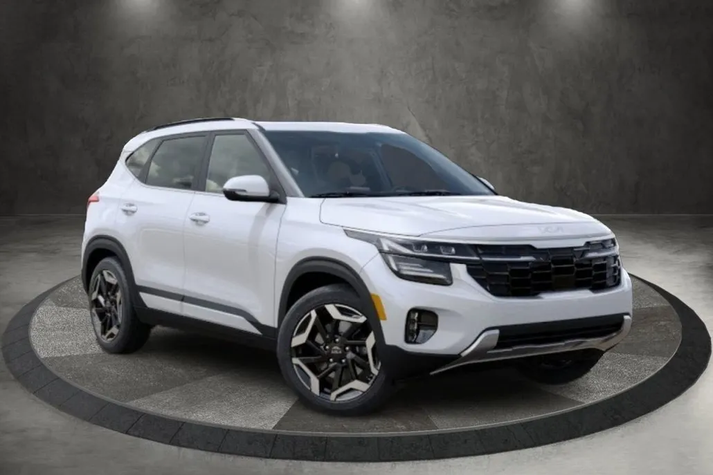 2024 Kia Seltos SX photo 1