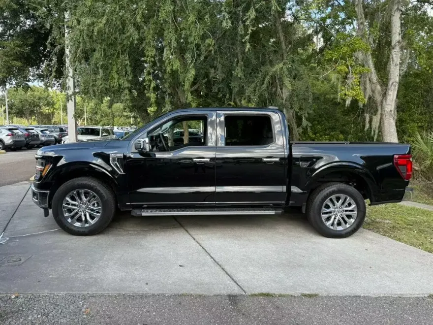 2025 Ford F-150 XLT photo 1