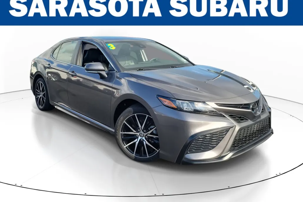 2023 Toyota Camry SE photo 1