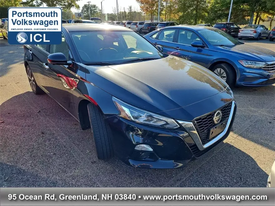 2022 Nissan Altima 2.5 Platinum photo 1