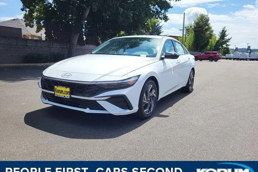 2025 Hyundai Elantra Blue SEL Sport photo 1
