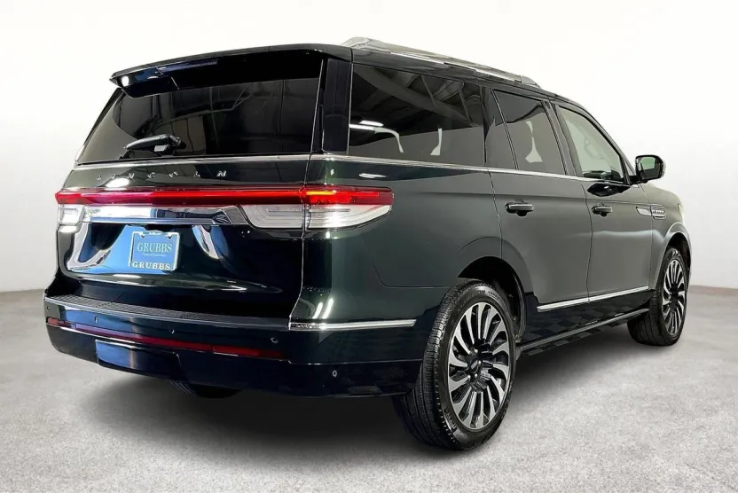 2024 Lincoln Navigator Black Label photo 1