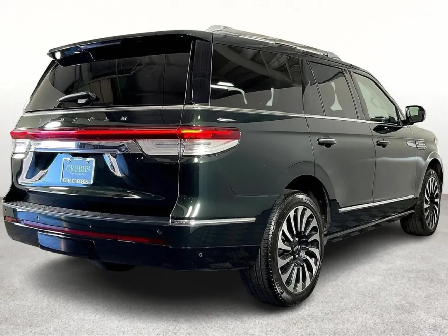2024 Lincoln Navigator Black Label photo 1