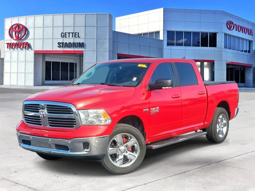2019 Ram 1500 SLT photo 1
