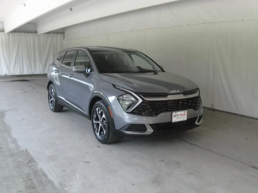 2023 Kia Sportage EX photo 1