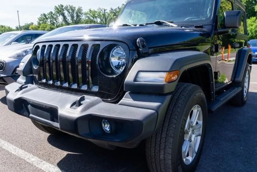 2022 Jeep Wrangler Sport S photo 1