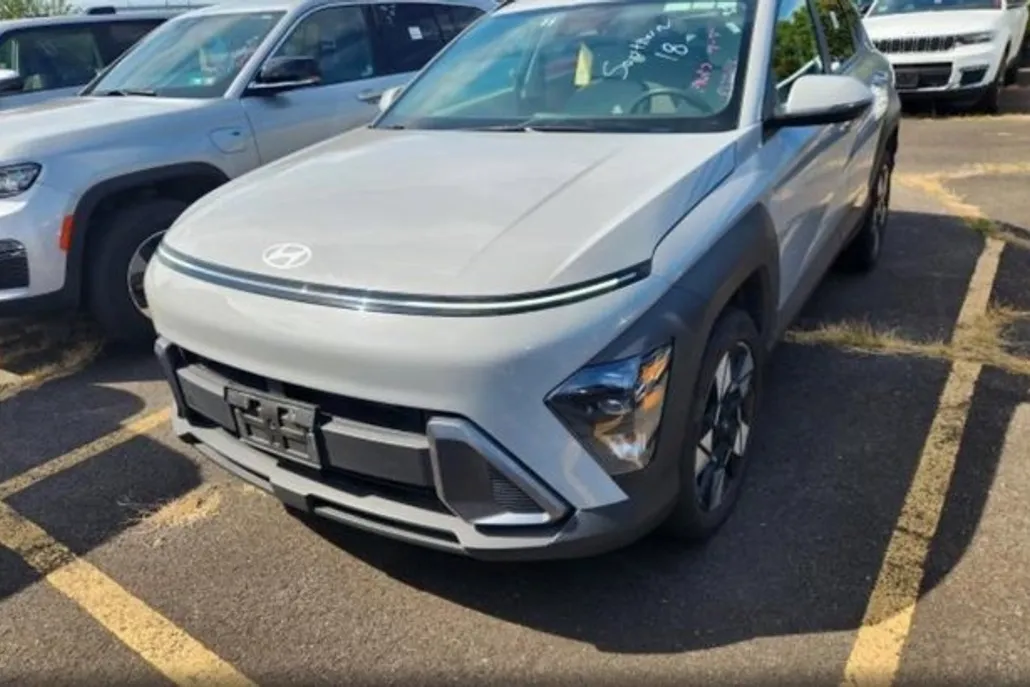 2024 Hyundai Kona SEL photo 1