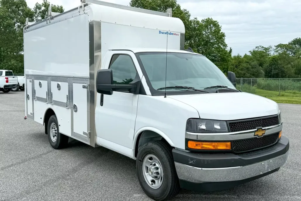 2025 Chevrolet Express Cutaway 3500 Van photo 1