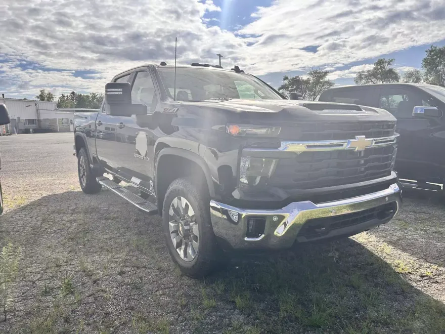 2025 Chevrolet Silverado 2500HD LT photo 1