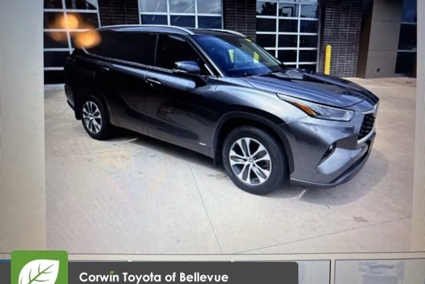 2022 Toyota Highlander Hybrid XLE photo 1