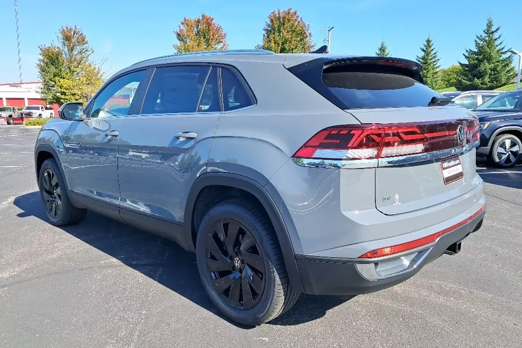 2026 Volkswagen Atlas Cross Sport SE Technology photo 1