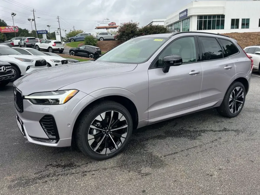 2026 Volvo XC60 B5 Plus photo 1