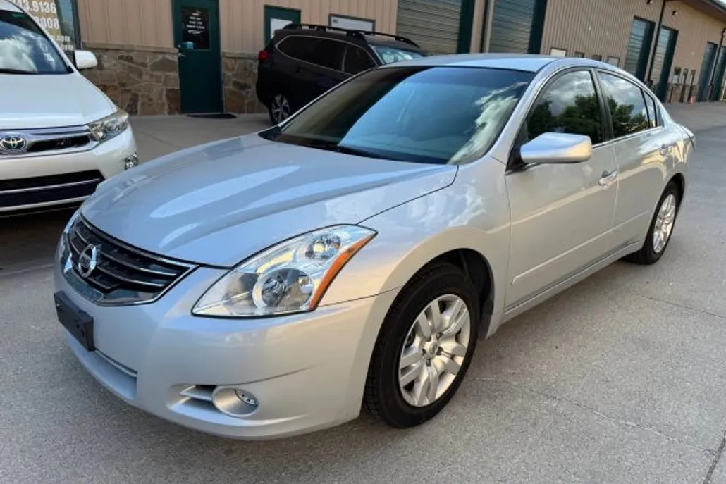 2012 Nissan Altima 2.5 photo 1