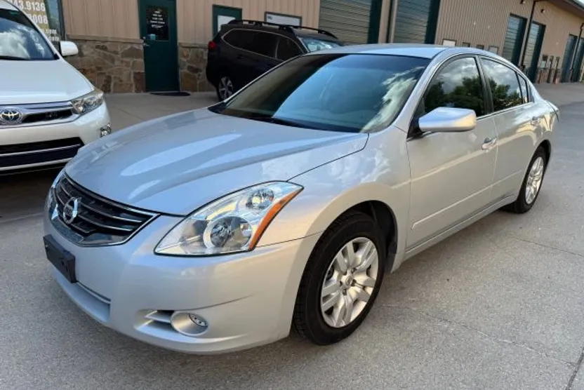 2012 Nissan Altima 2.5 photo 1