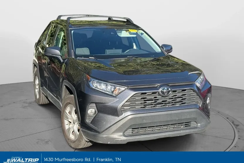 2021 Toyota RAV4 XLE photo 1