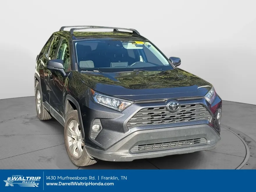 2021 Toyota RAV4 XLE photo 1