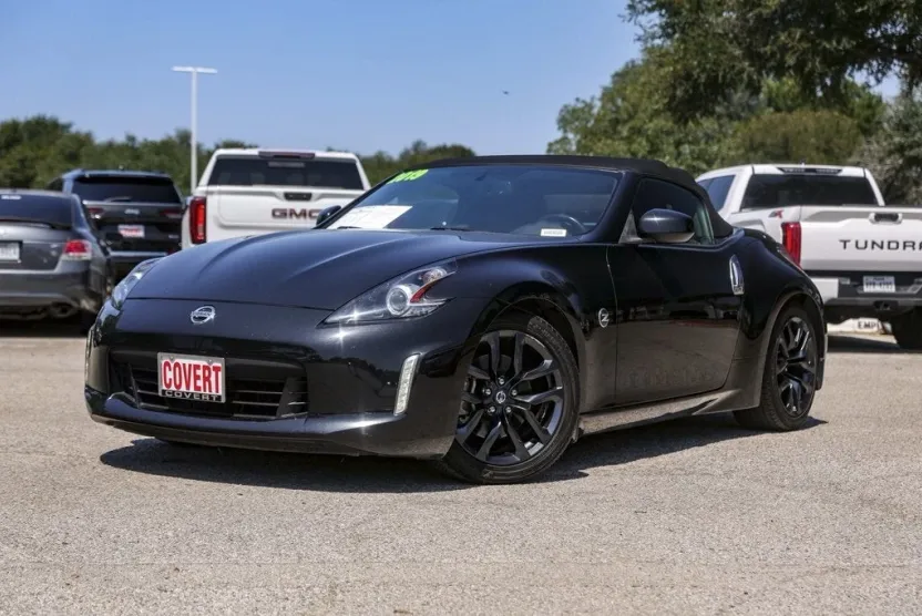 2019 Nissan 370Z Touring photo 1