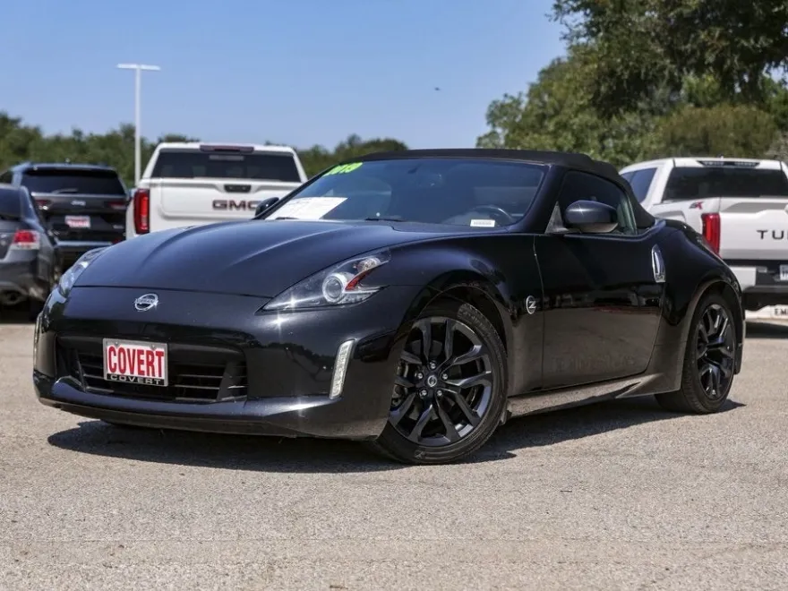 2019 Nissan 370Z Touring photo 1