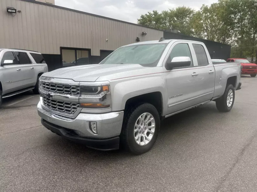2016 Chevrolet Silverado 1500 LT photo 1